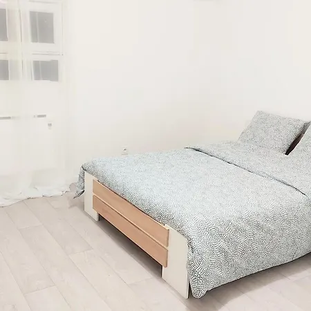 Agreable Maison Avec Terrasse Arriere Et Devant ! * Livry-Gargan